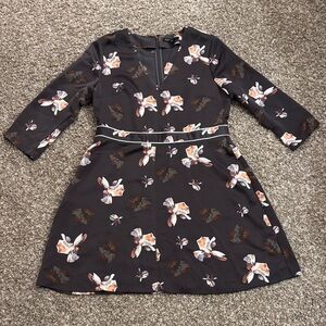 Banana Republic Gray Satin Floral Dress Knee Length 3/4 Sleeve Fitted 12
